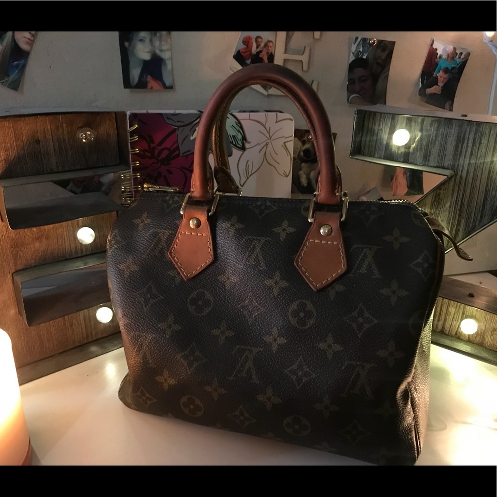 Authentic Louis Vuitton Speedy 25